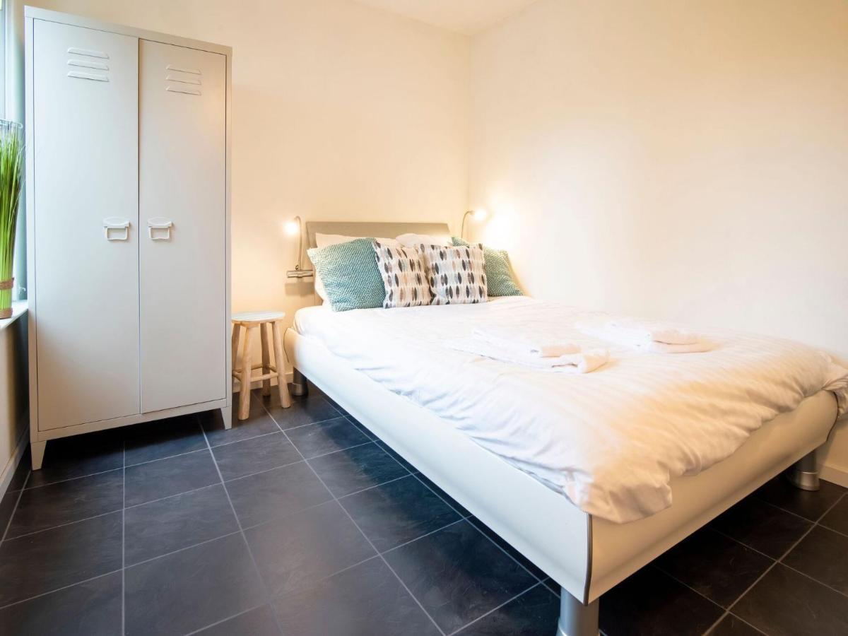 Fantastic Villa In Ooltgensplaat With Jetty Extérieur photo